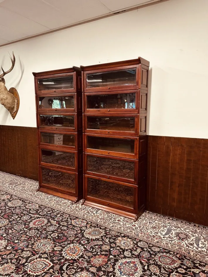 Pamono English Classic Bookcase from Globe-Wernicke Outlet