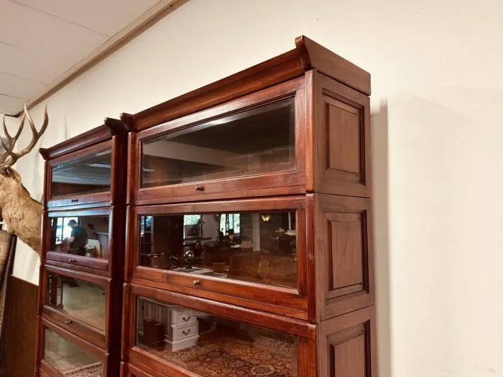 Pamono English Classic Bookcase from Globe-Wernicke Outlet