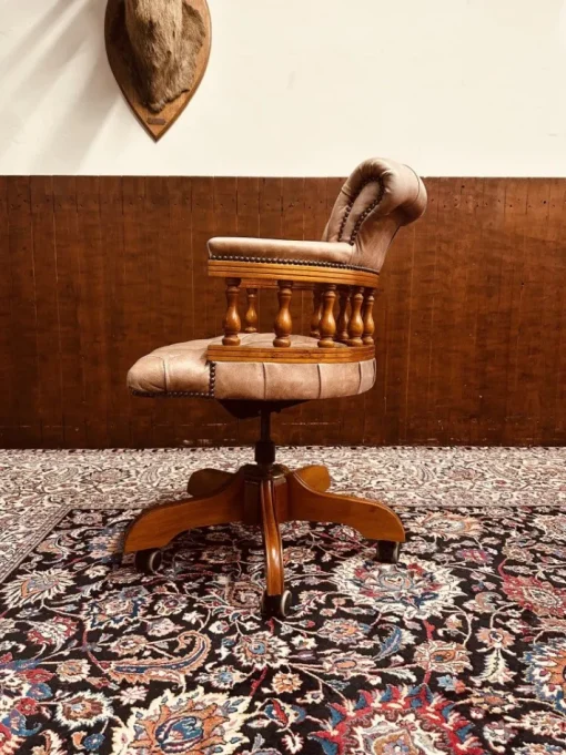 Pamono English Classic Chair in Leather Clearance