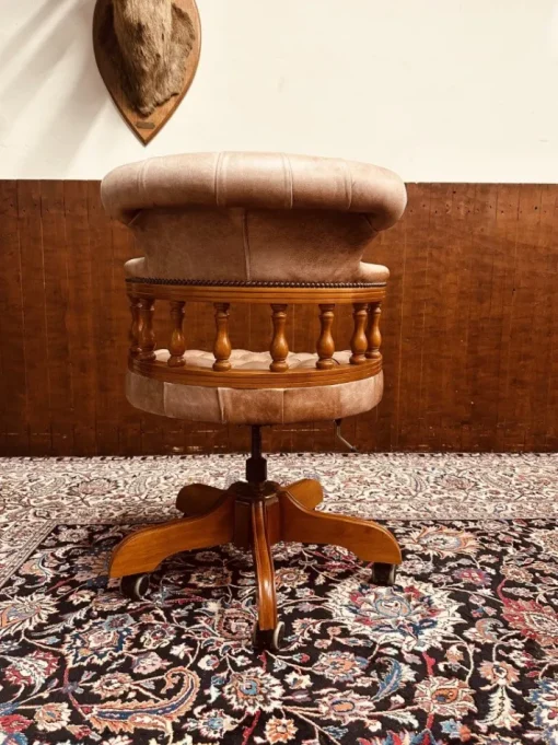 Pamono English Classic Chair in Leather Clearance
