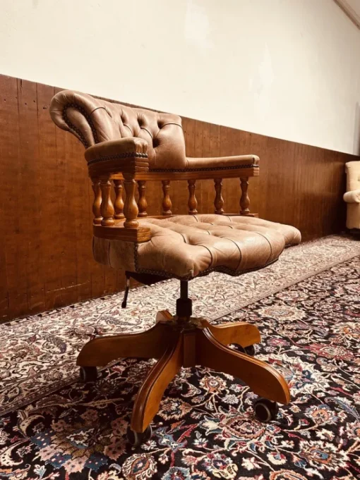 Pamono English Classic Chair in Leather Clearance