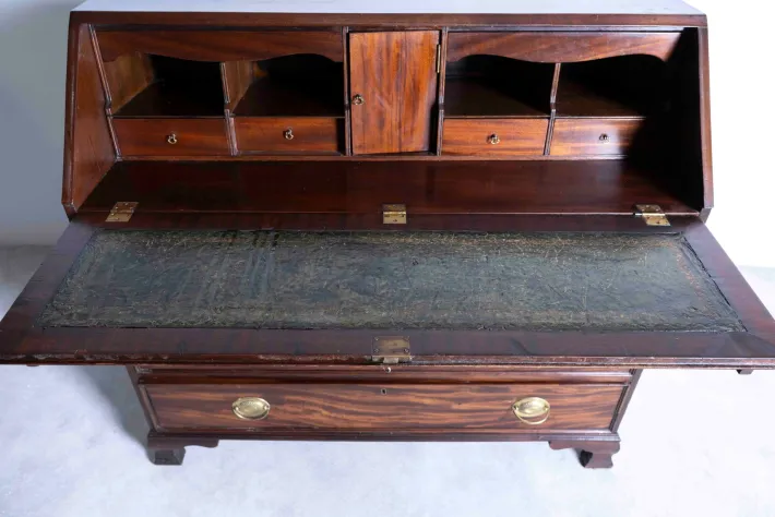 Pamono English George III Mahogany Desk Hot