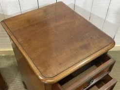 Pamono English Mahogany Bedside Tables, Early 20th Century, Set of 2 Clearance