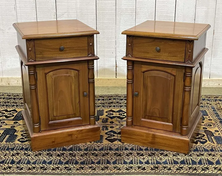 Pamono English Mahogany Bedside Tables, Set of 2 Best