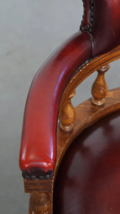 Pamono English Style Red Cowhide Height-Adjustable Chesterfield Swivel Office Chair