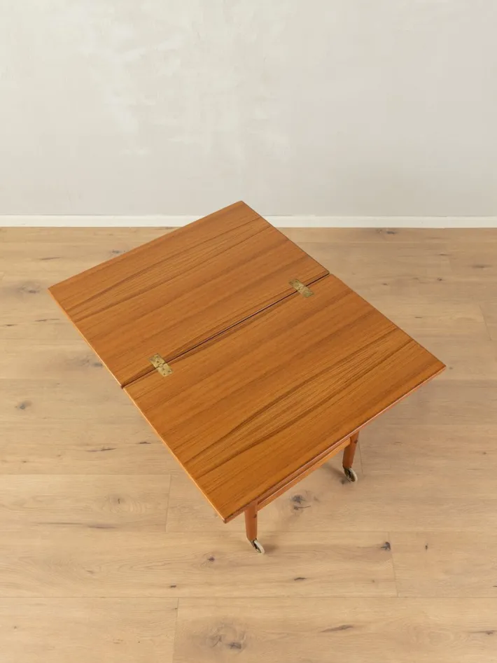 Pamono Extendable Serving Trolley by Poul Jeppesen for Poul Jeppesens Møbelfabrik, 1960s Outlet