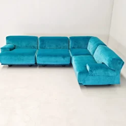 Pamono Fiandra Corner Modular Sofa in Blue Velvet by Vico Magistretti for Cassina, 1980s, Set of 4 Discount