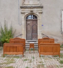 Pamono French Art Nouveau Beds and Nightstand in Oak, 1910, Set of 3 Clearance