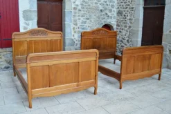 Pamono French Art Nouveau Beds and Nightstand in Oak, 1910, Set of 3 Clearance