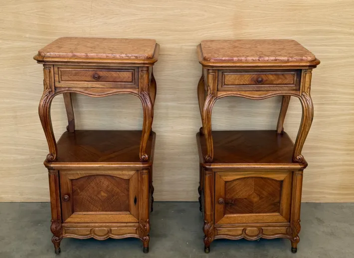 Pamono French Bedside Tables with Cabriole Legs, 1950s, Set of 2