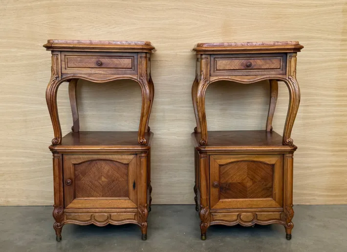 Pamono French Bedside Tables with Cabriole Legs, 1950s, Set of 2