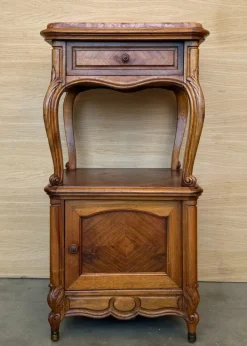 Pamono French Bedside Tables with Cabriole Legs, 1950s, Set of 2
