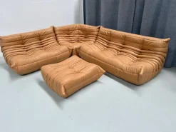 Pamono French Camel Brown Leather Togo Living Room Set attributed to Michel Ducaroy for Ligne Roset, Set of 4 Sale