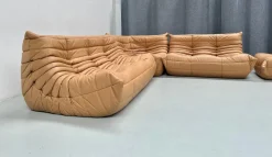 Pamono French Camel Brown Leather Togo Living Room Set attributed to Michel Ducaroy for Ligne Roset, Set of 4 Sale