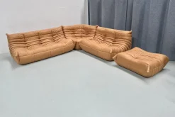 Pamono French Camel Brown Leather Togo Living Room Set attributed to Michel Ducaroy for Ligne Roset, Set of 4 Sale