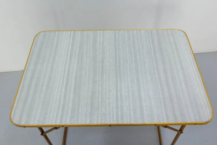 Pamono French Folding Camping Chairs and Table, 1950s, Set of 5 Outlet