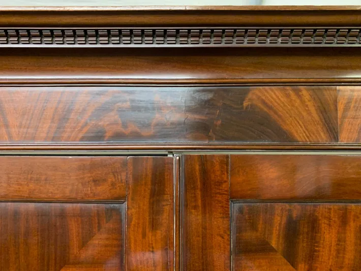 Pamono Georgian Inlaid Mahogany Wardrobe, 1810 Sale