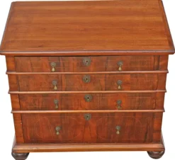 Pamono Georgian Inlaid Walnut Chest of Drawers, 1720s Best