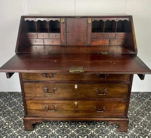Pamono Georgian Mahogany Bureau, Mid -18th Century Discount