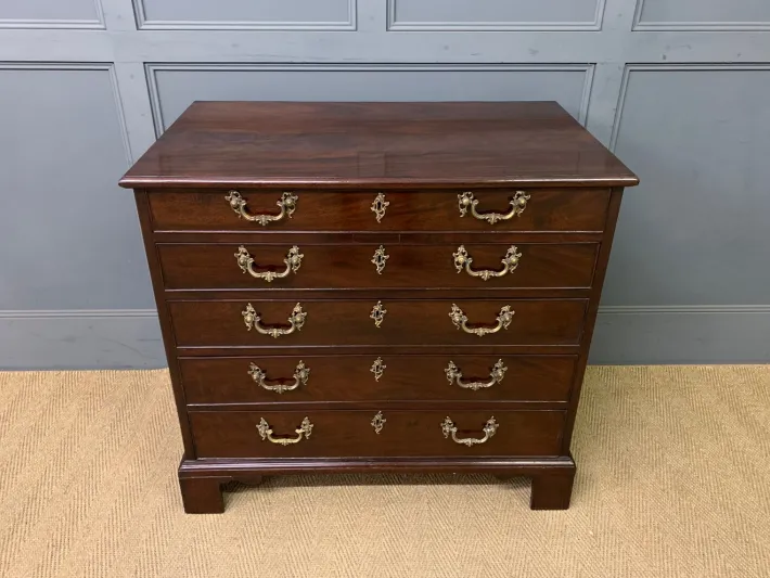 Pamono Georgian Mahogany Chest of Drawers, 1790 Outlet
