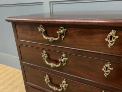 Pamono Georgian Mahogany Chest of Drawers, 1790 Outlet