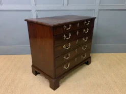 Pamono Georgian Mahogany Chest of Drawers, 1790 Outlet