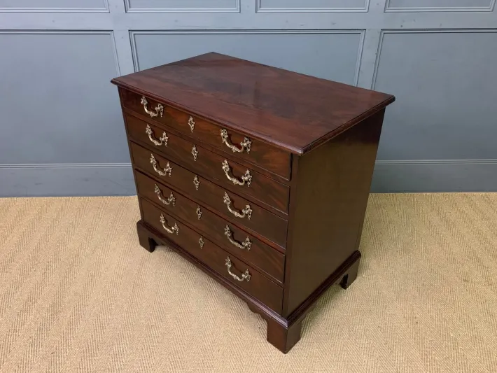 Pamono Georgian Mahogany Chest of Drawers, 1790 Outlet