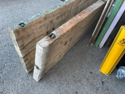 Pamono Industrial Factory Workbench in Cast Iron and Wood Top, 1955 Outlet