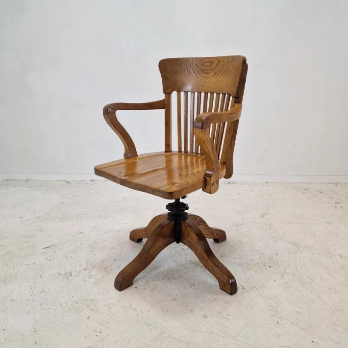 Pamono Industrial Oak Swivel Chair, 1900s Online