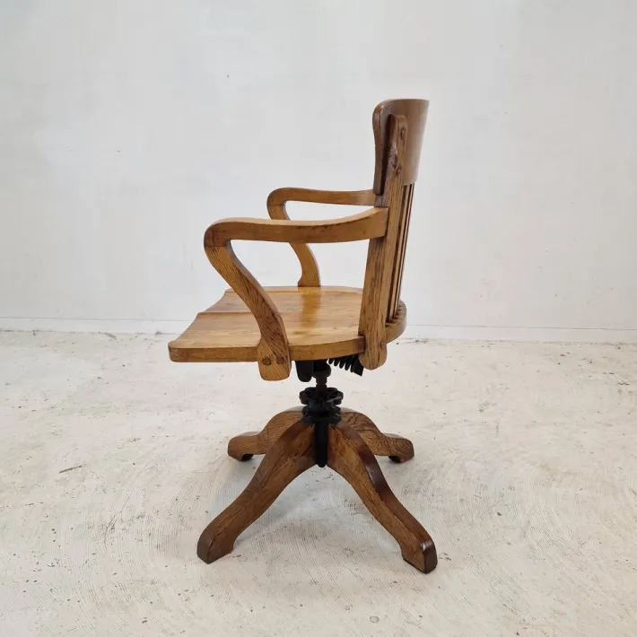 Pamono Industrial Oak Swivel Chair, 1900s Online