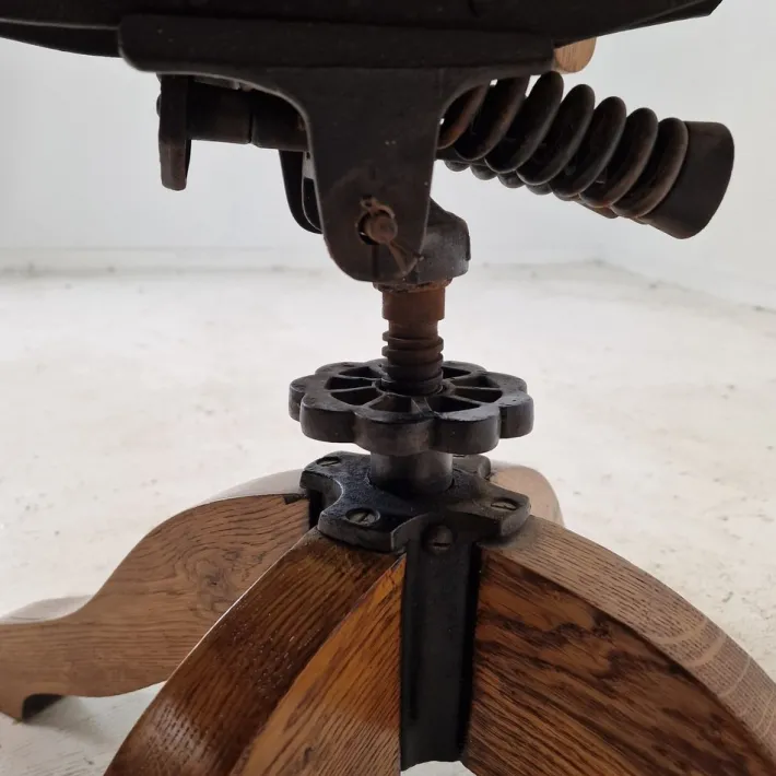 Pamono Industrial Oak Swivel Chair, 1900s Online