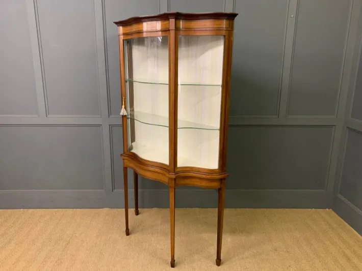 Pamono Inlaid Mahogany Display Cabinet from Maple & Co., 1900 Outlet