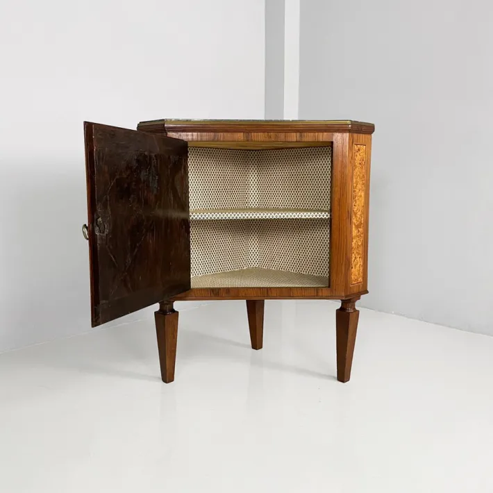 Pamono Italian Art Deco Wood Corner Consoles with Black Marble Tops, 1940s, Set of 2 Online