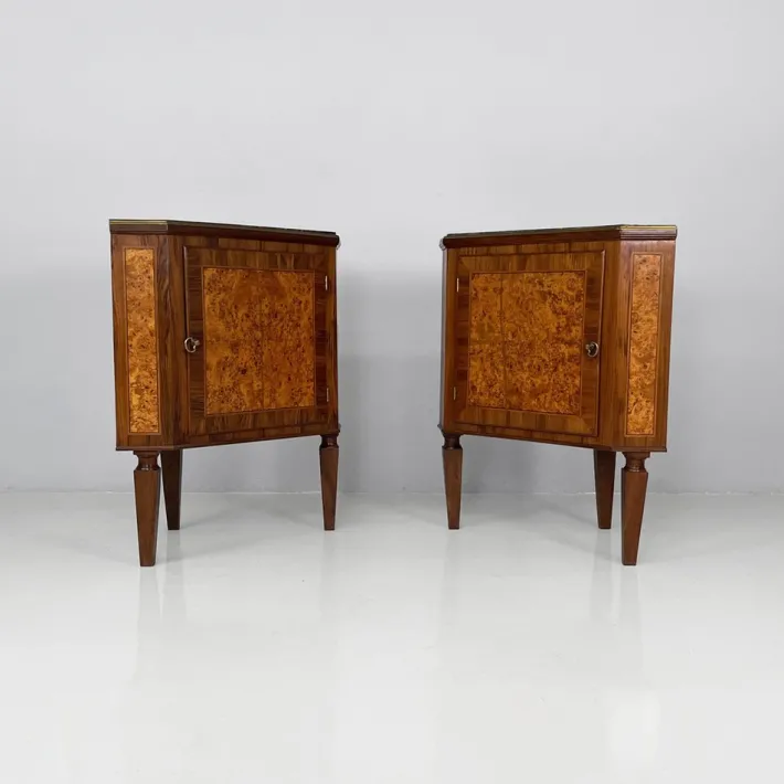 Pamono Italian Art Deco Wood Corner Consoles with Black Marble Tops, 1940s, Set of 2 Online
