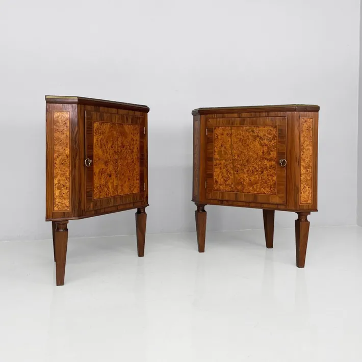 Pamono Italian Art Deco Wood Corner Consoles with Black Marble Tops, 1940s, Set of 2 Online