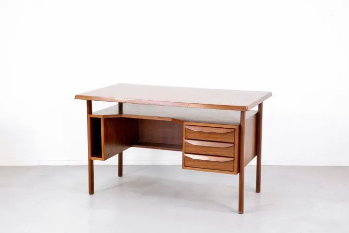 Pamono Italian Desk in Teak, 1960s Clearance