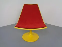 Pamono Italian Fiberglass Swivel Chair, 1960s Sale