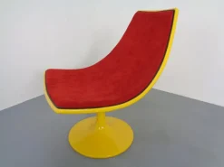 Pamono Italian Fiberglass Swivel Chair, 1960s Sale