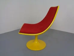 Pamono Italian Fiberglass Swivel Chair, 1960s Sale