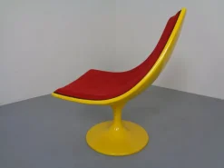 Pamono Italian Fiberglass Swivel Chair, 1960s Sale