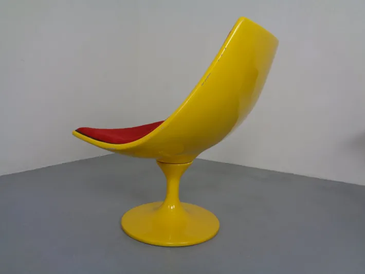 Pamono Italian Fiberglass Swivel Chair, 1960s Sale