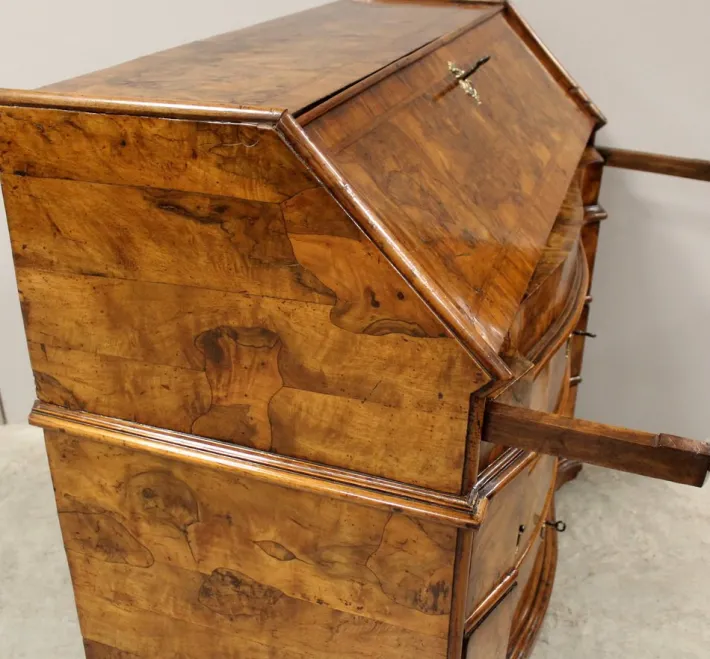 Pamono Italian Louis XV Secretaire in Walnut, 18th Century New