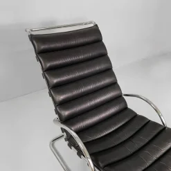 Pamono Italian Modern Black Leather and Steel Chaise Lounge by Mies Van Der Rohe for Knoll, 1970s