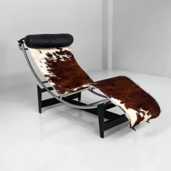Pamono Italian Modern LC4 Chaise Lounge by Le Corbusier, Pierre Jeanneret and Charlotte Perriand for Cassina, 1970s Hot