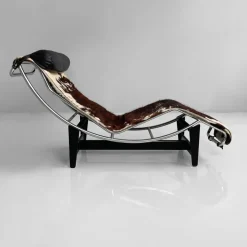 Pamono Italian Modern LC4 Chaise Lounge by Le Corbusier, Pierre Jeanneret and Charlotte Perriand for Cassina, 1970s Hot