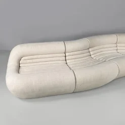 Pamono Italian Modern White Carrera Sofa attributed to De Pas, Durbino and Lomazzi for B&B Italia, 1970s Clearance