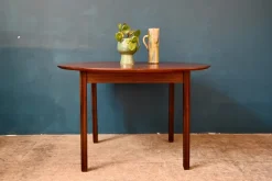 Pamono Italian Round Oval Rosewood Dining Table with Extension, 1970s Hot
