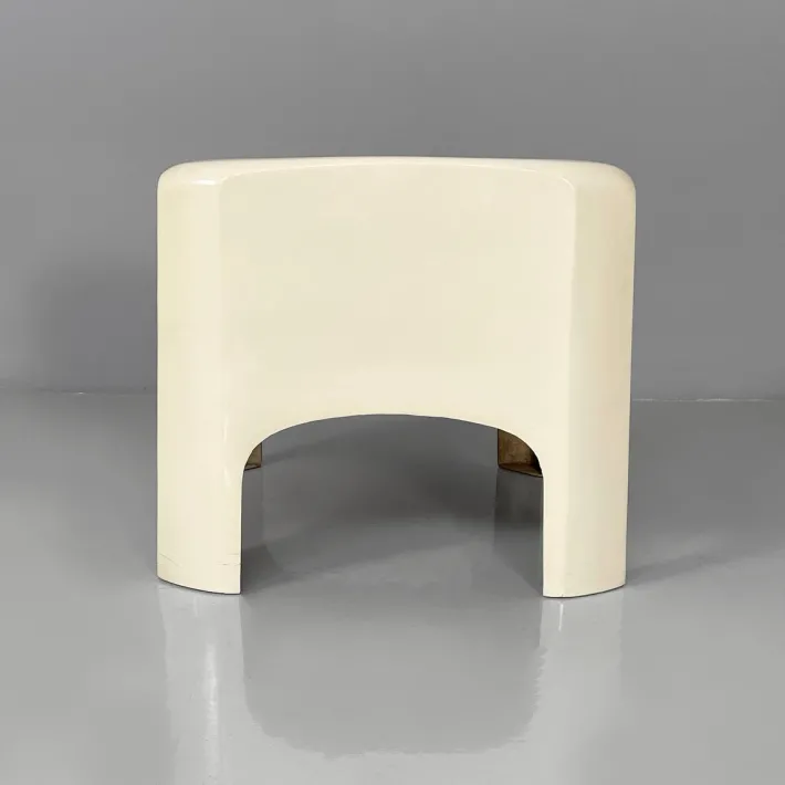 Pamono Italian Space Age Gaia Armchairs in White Fiberglass and Brown Leather by Carlo Bartoli for Arflex, 1970s, Set of 2 Outlet