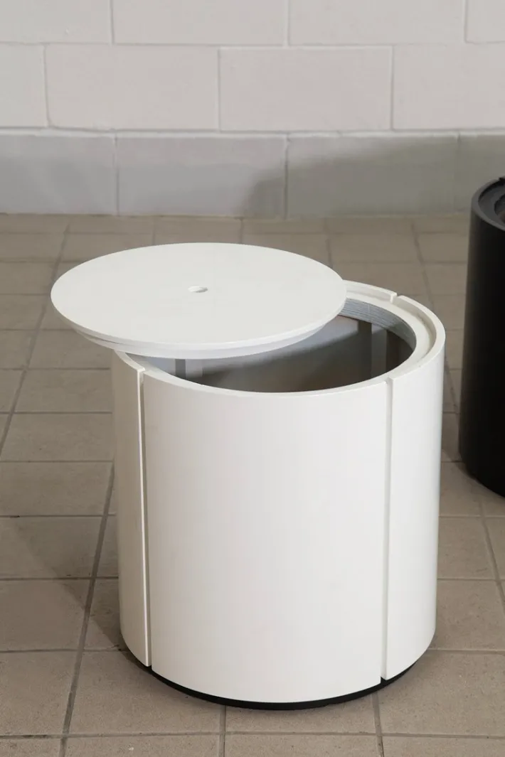Pamono Italian Storage Bedside Tables in Black and White, 1980, Set of 2 Outlet