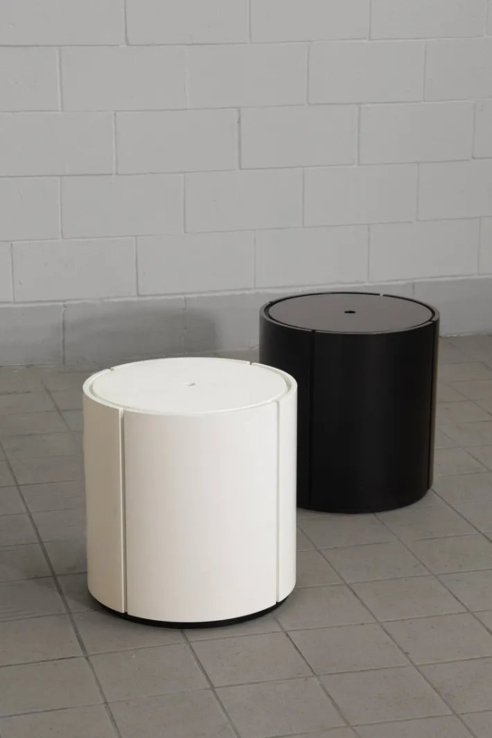 Pamono Italian Storage Bedside Tables in Black and White, 1980, Set of 2 Outlet